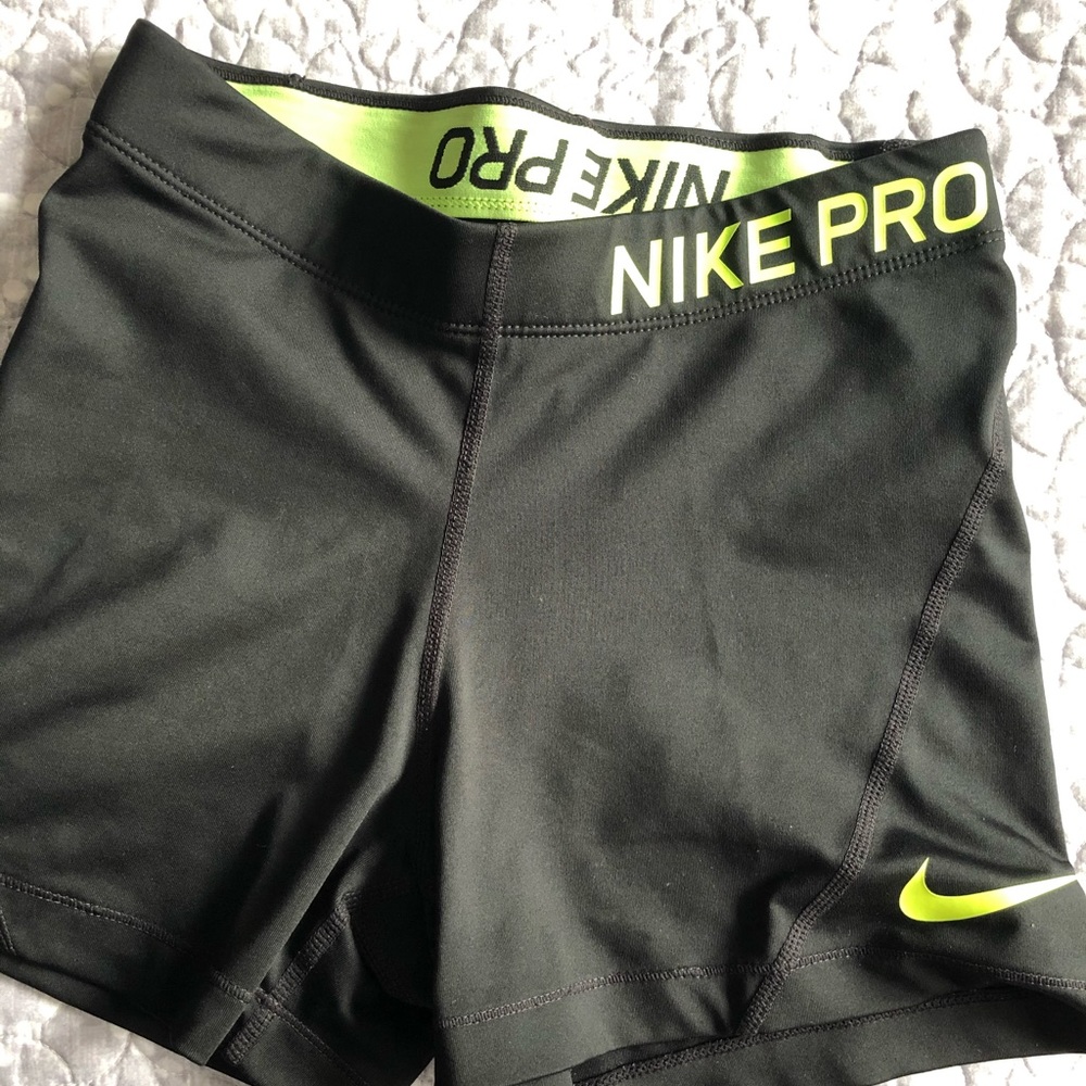 Nike pro shorts ladies